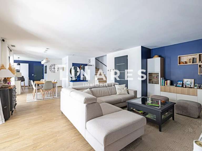 Maison Aubagne - 3 chambres - 147m²