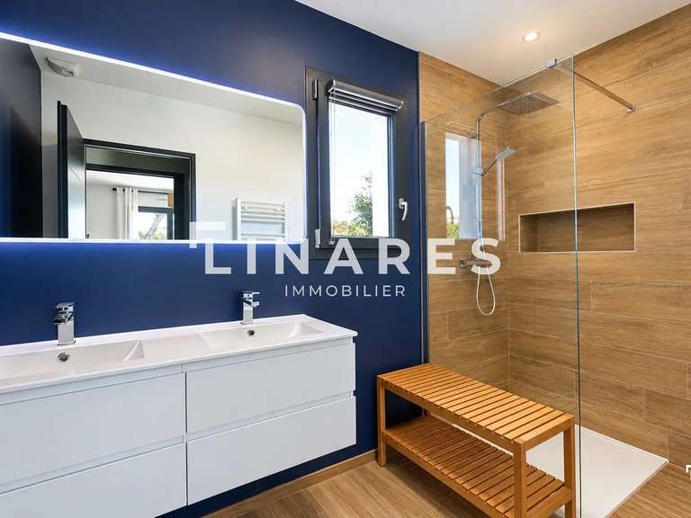 House Aubagne - 3 bedrooms - 147m²