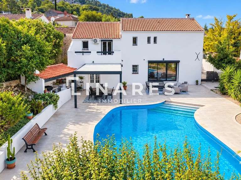 Maison Allauch - 4 chambres - 180m²