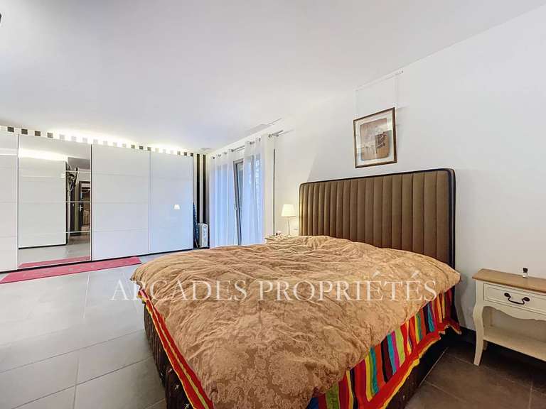 Maison Saint-Sulpice-et-Cameyrac - 3 chambres - 170m²