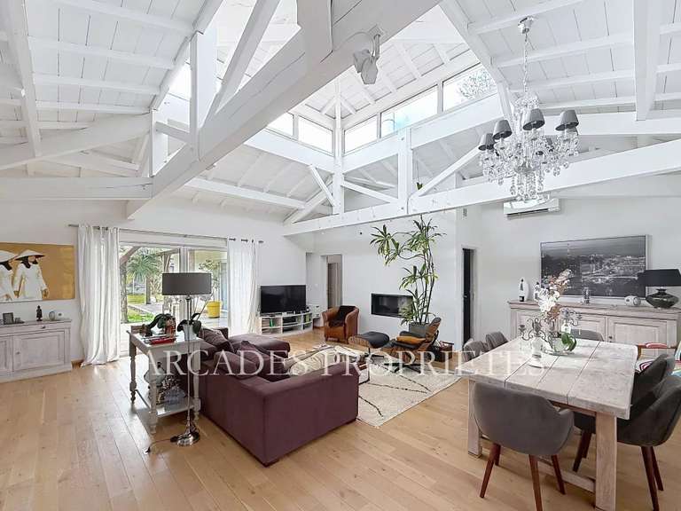 Maison Blanquefort - 5 chambres - 230m²