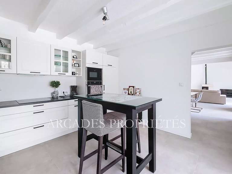 Maison Saint-Sulpice-et-Cameyrac - 4 chambres - 200m²