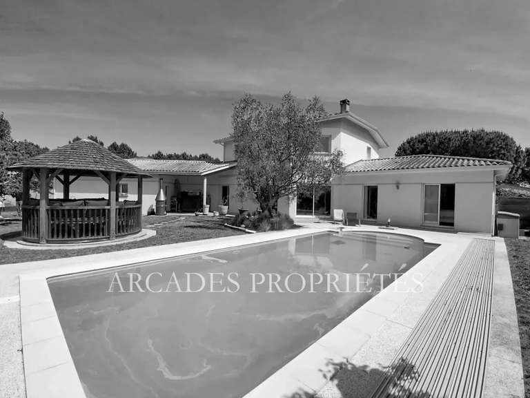 Maison Saint-Aubin-de-Médoc - 4 chambres - 187m²