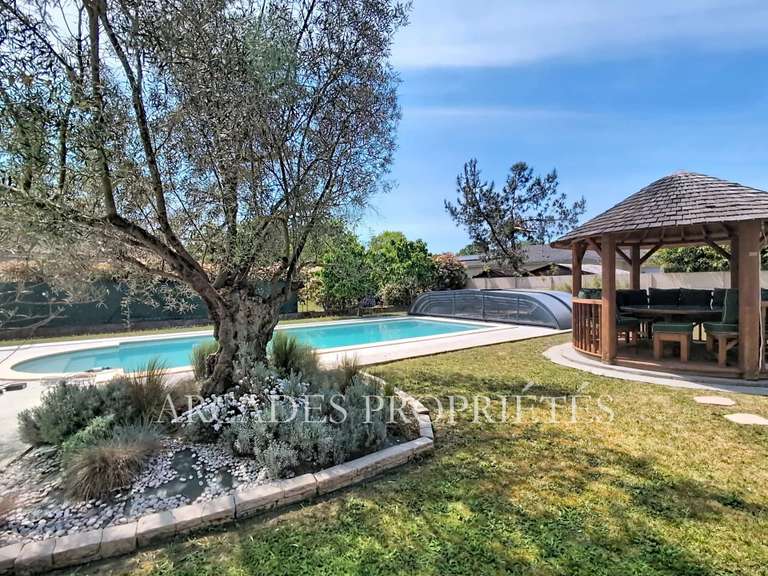 Maison Saint-Aubin-de-Médoc - 4 chambres - 187m²