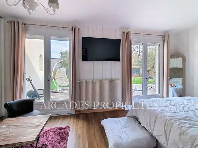 Maison Saint-Sulpice-et-Cameyrac - 3 chambres - 186m²