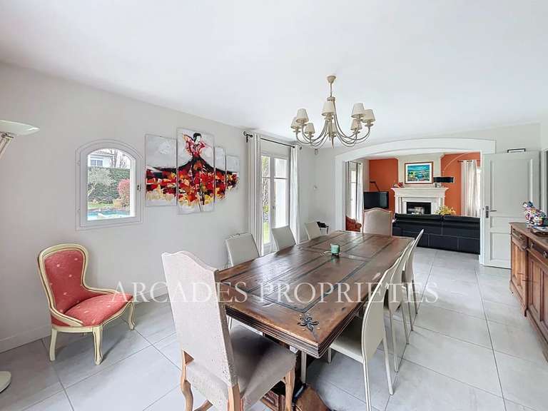 Maison Mérignac - 3 chambres - 181m²