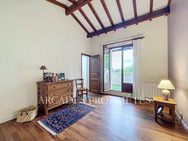 Maison Saint-Sulpice-et-Cameyrac - 4 chambres - 190m²