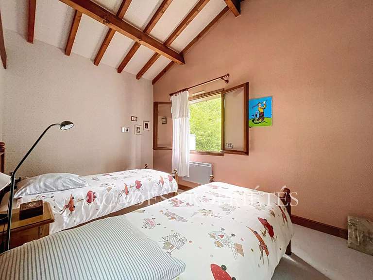Maison Saint-Sulpice-et-Cameyrac - 4 chambres - 190m²