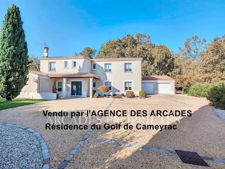 Maison Saint-Sulpice-et-Cameyrac - 5 chambres - 243m²