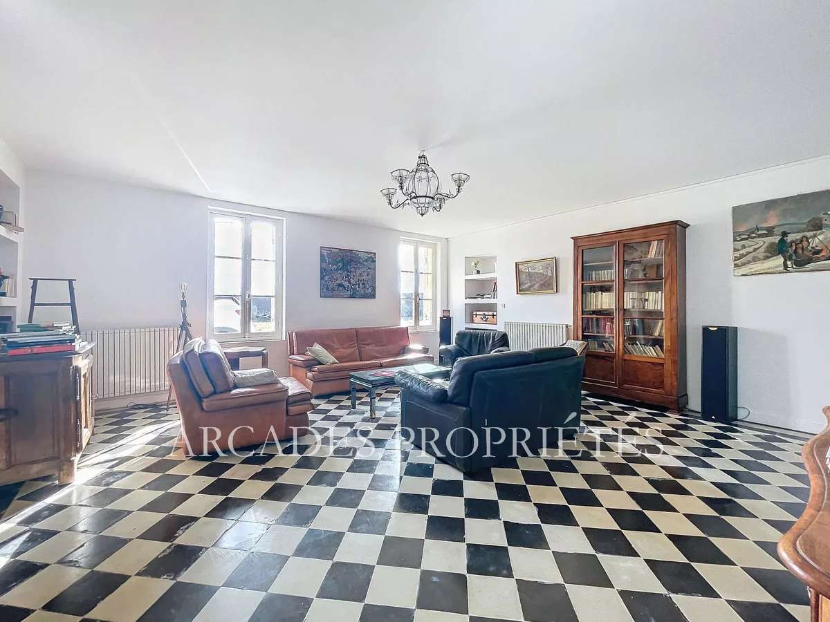 House Naujan-et-Postiac