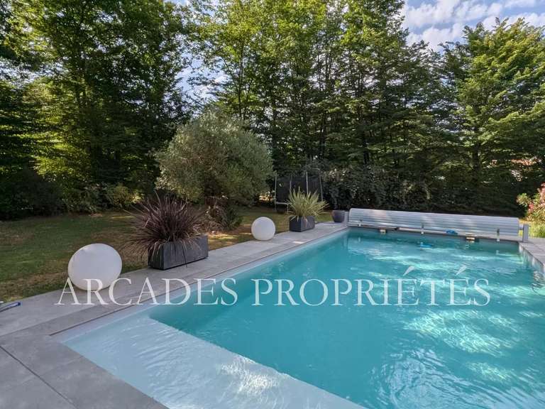 Maison Saint-Sulpice-et-Cameyrac - 5 chambres - 212m²