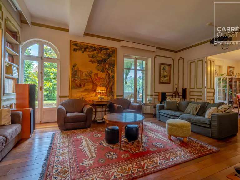 House Bayonne - 7 bedrooms - 342m²