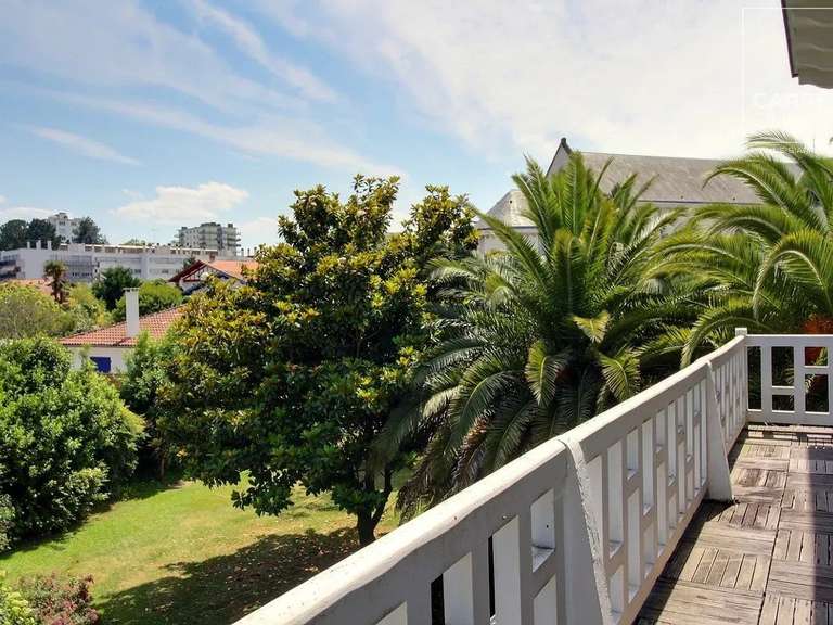 House Bayonne - 7 bedrooms - 342m²
