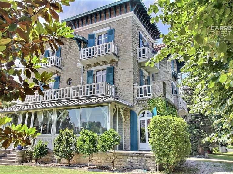 House Bayonne - 7 bedrooms - 342m²
