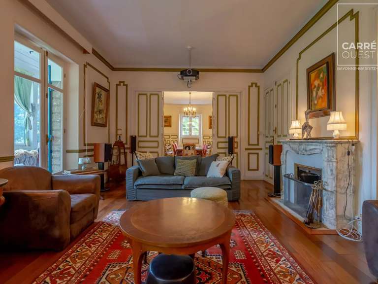 House Bayonne - 7 bedrooms - 342m²