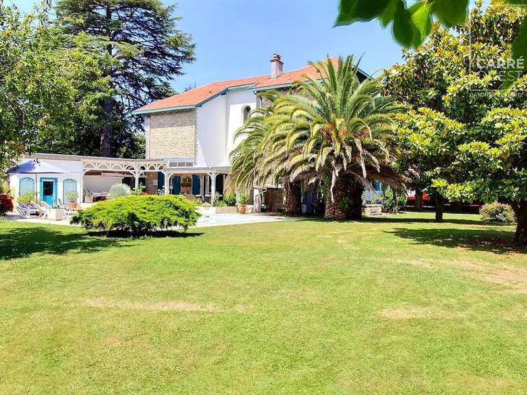 House Bayonne - 7 bedrooms - 342m²