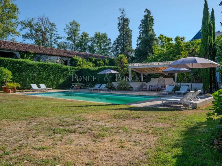 Propriété Rieucazé - 10 chambres - 730m²