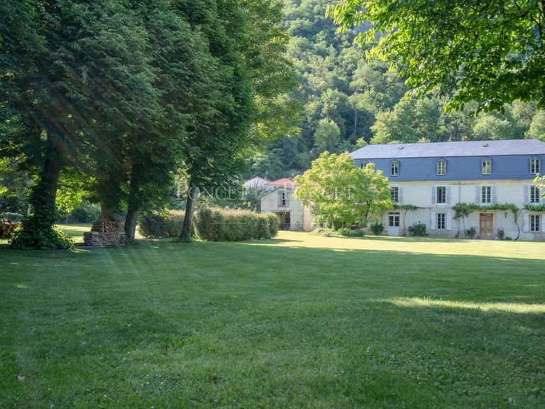 Maison Siradan - 7 chambres - 300m²