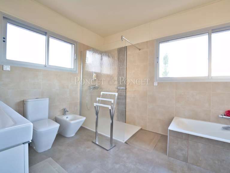 Maison Saint-Jean-de-Védas - 4 chambres - 299m²