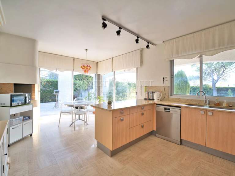 Maison Saint-Jean-de-Védas - 4 chambres - 299m²