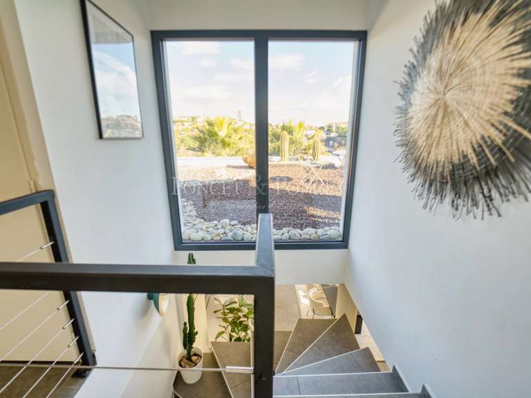 Maison Juvignac - 4 chambres - 246m²