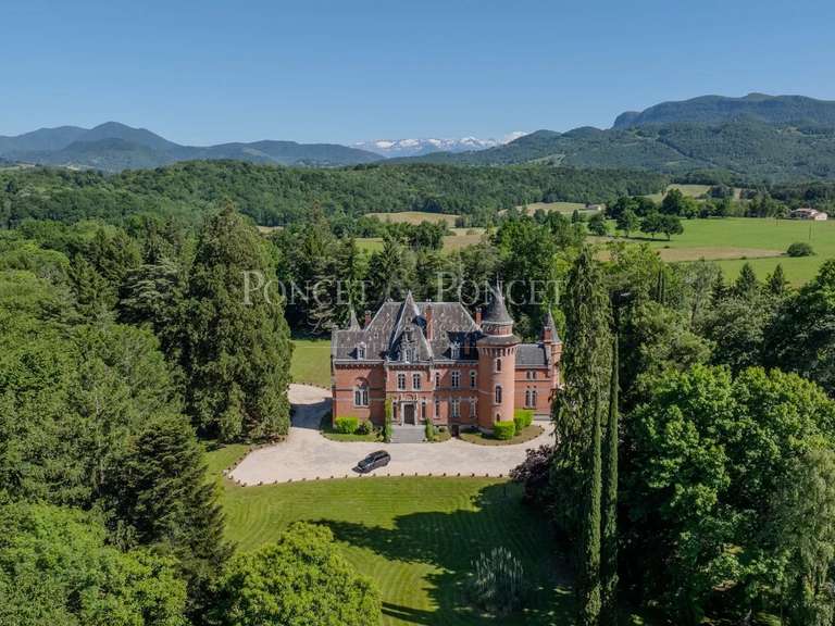 Propriété Saint-Lizier - 17 chambres - 1200m²