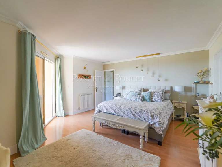 Maison Juvignac - 5 chambres - 226m²