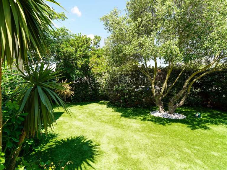Maison Juvignac - 5 chambres - 226m²