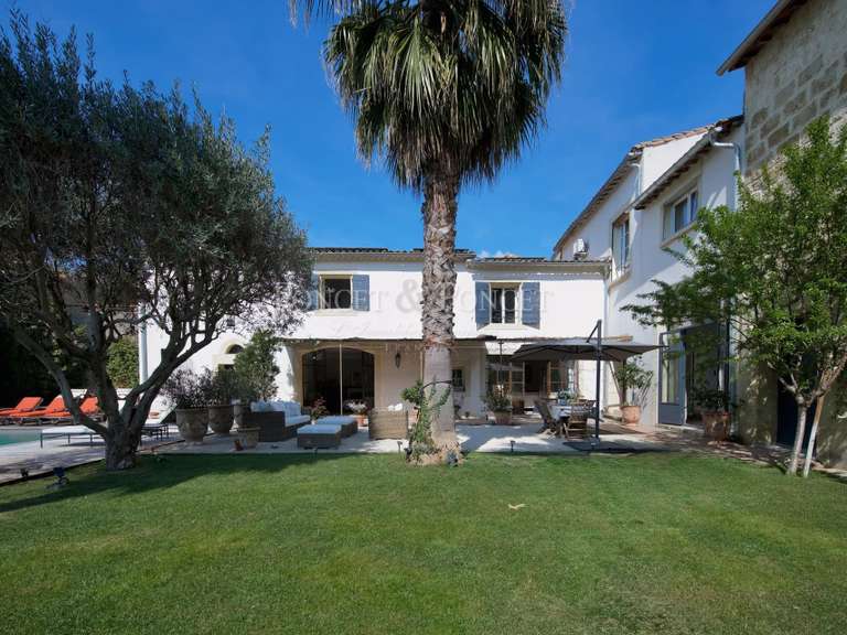 Maison Nîmes - 7 chambres - 528m²