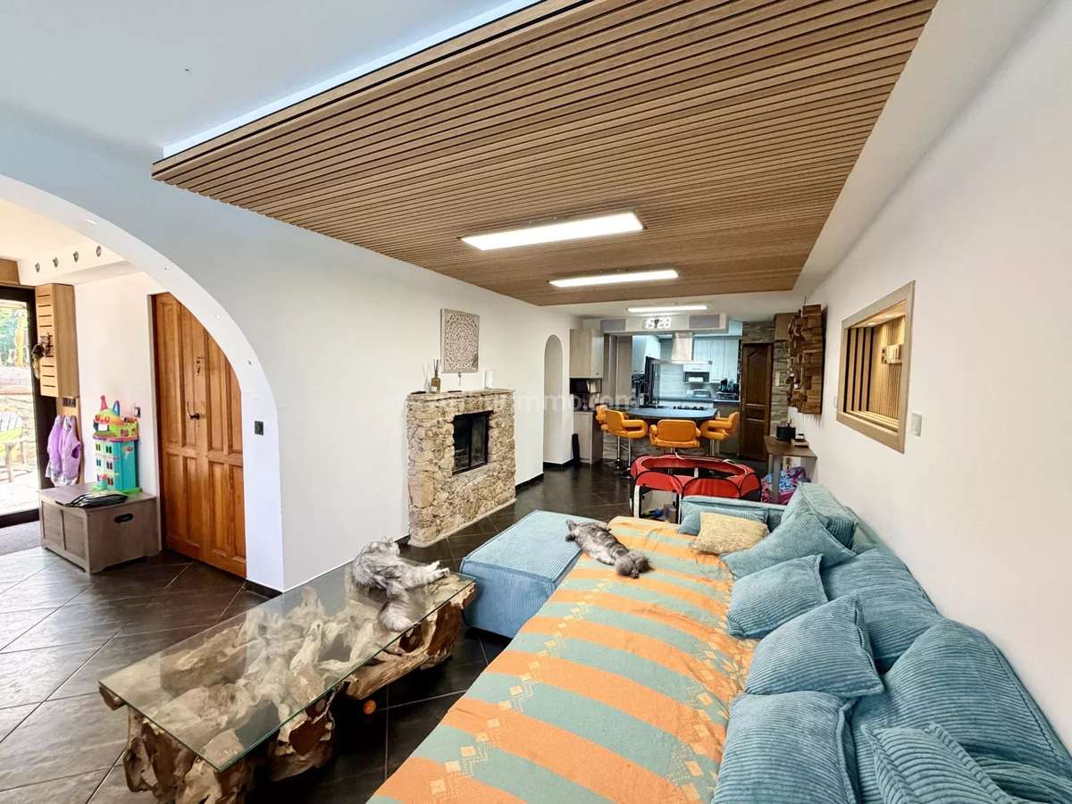 Maison Lumio