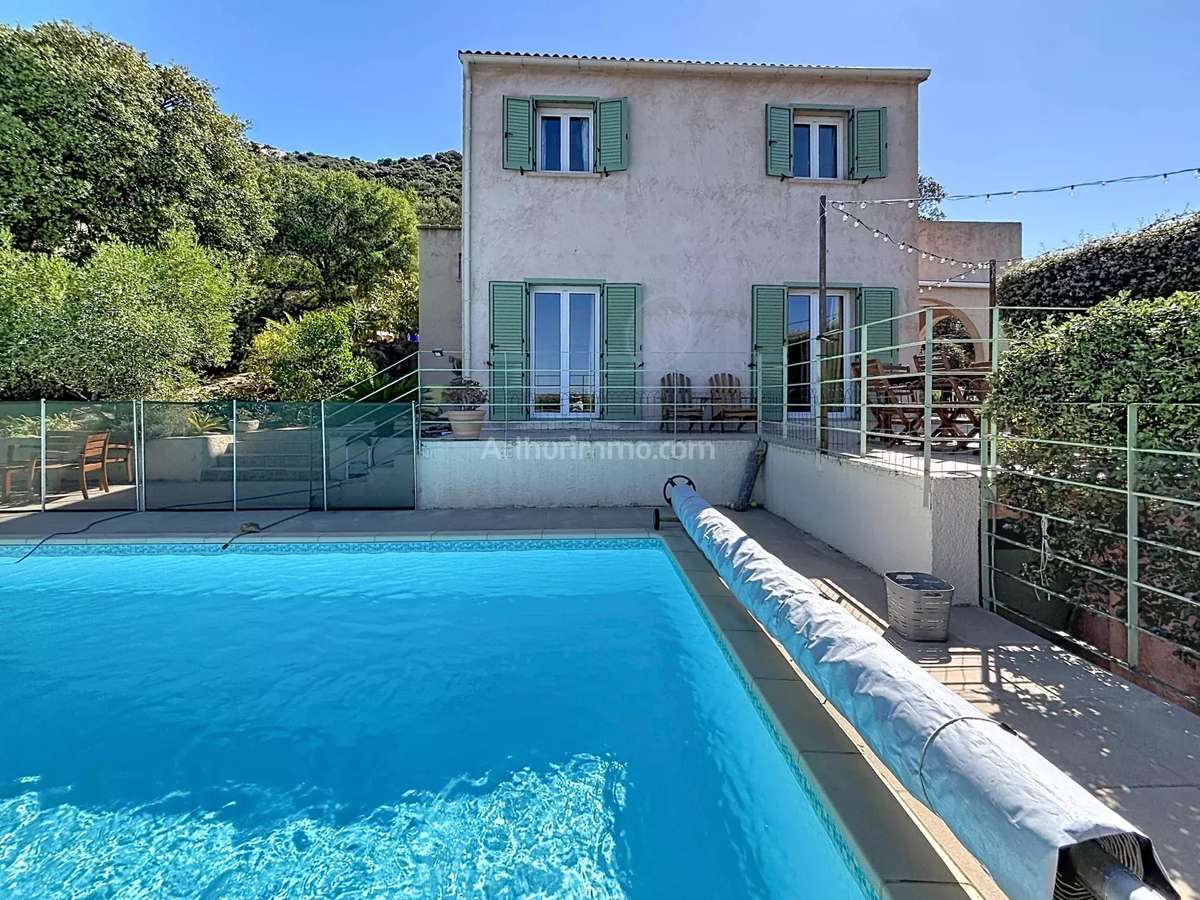 Maison Lumio