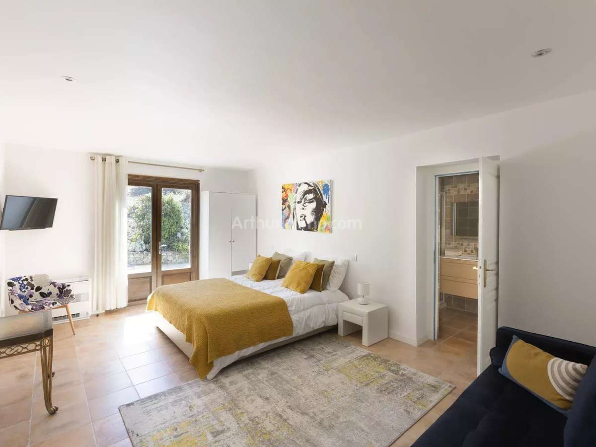 Maison Lumio