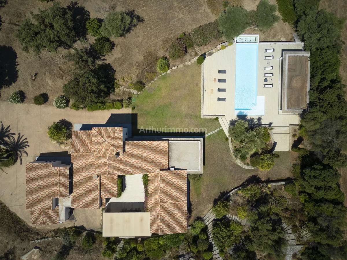Maison Lumio
