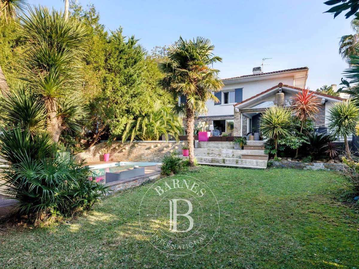 House Biarritz