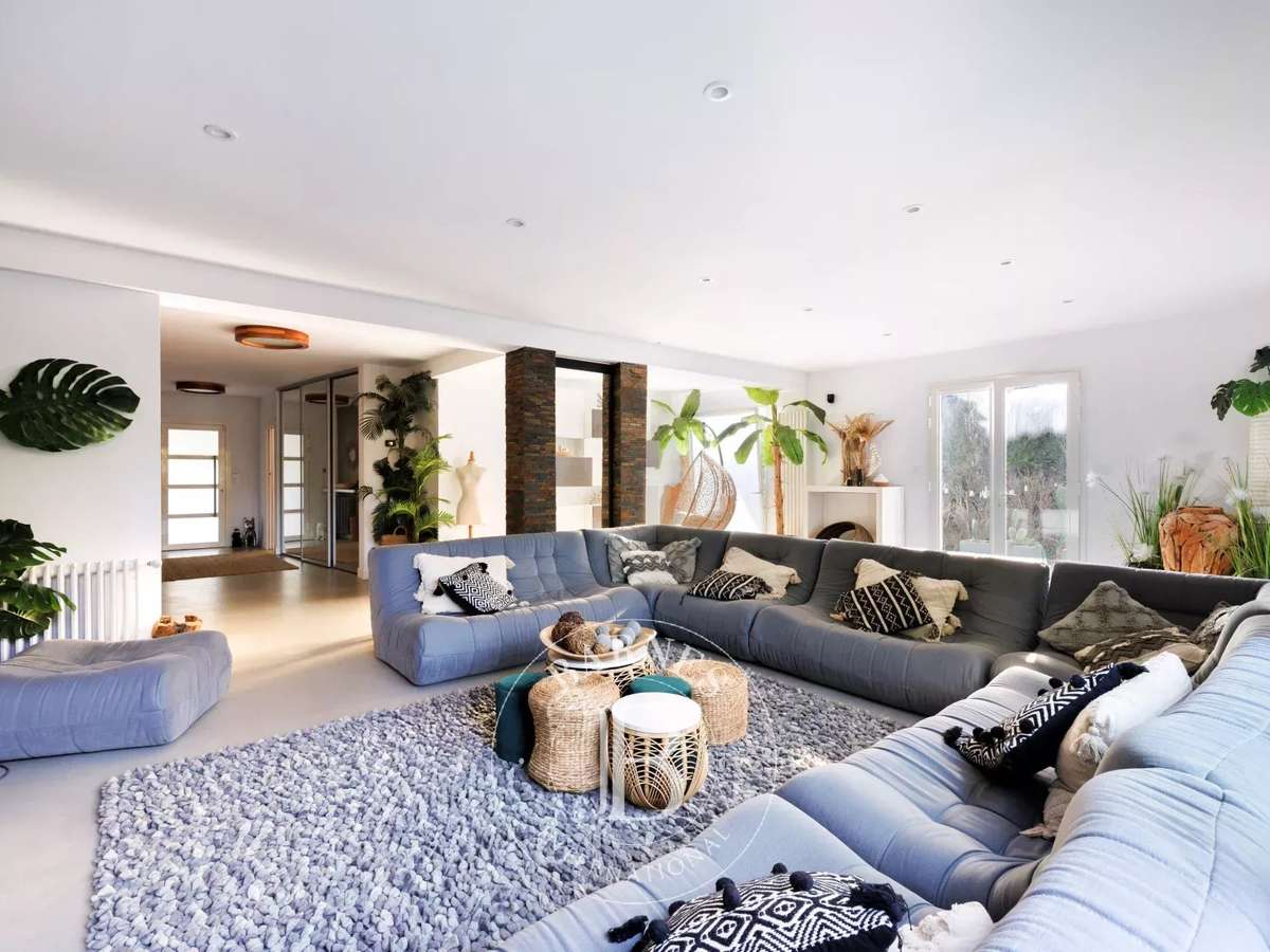House Biarritz