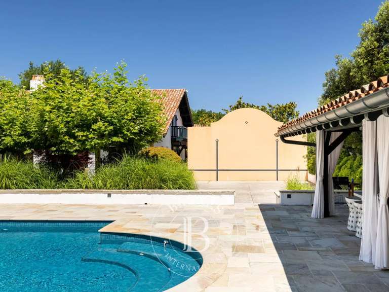 House Arcangues - 5 bedrooms - 365m²