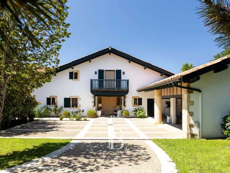 House Arcangues - 5 bedrooms - 365m²