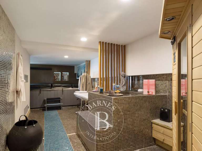 Maison Anglet - 5 chambres - 570m²