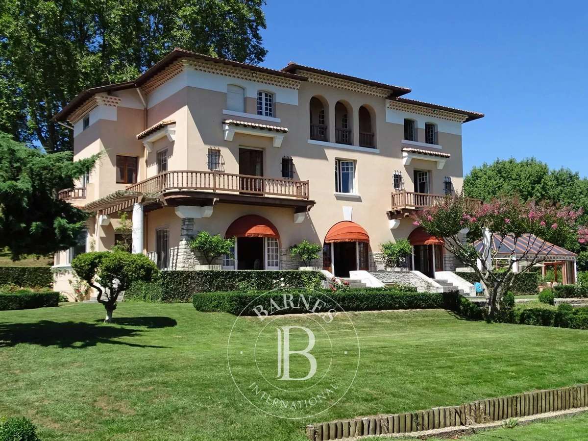 House Bayonne