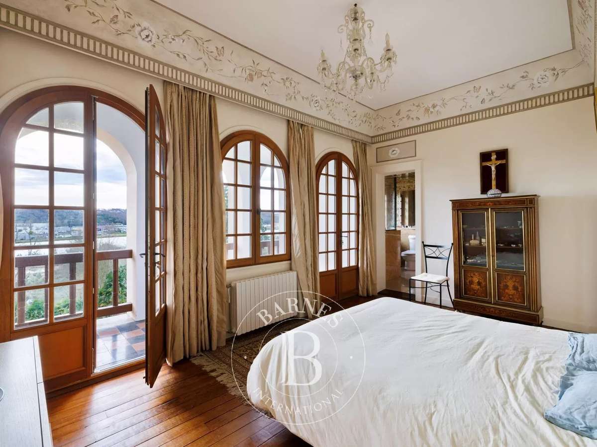 House Bayonne