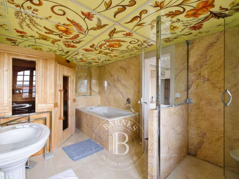 House Bayonne - 560m²