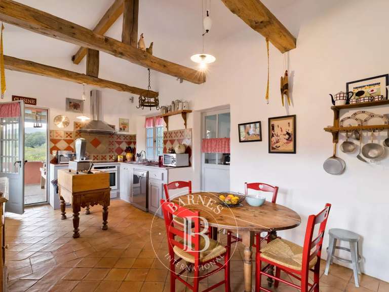 House Urrugne - 4 bedrooms - 250m²