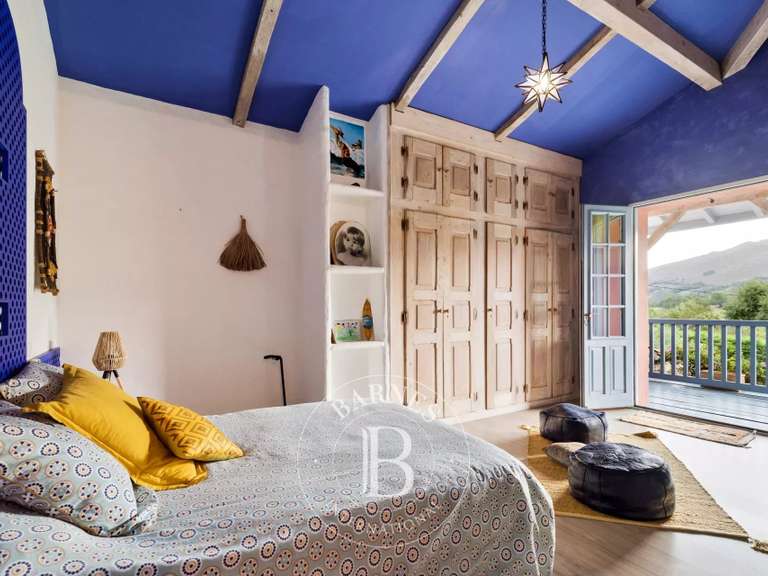 House Urrugne - 4 bedrooms - 250m²
