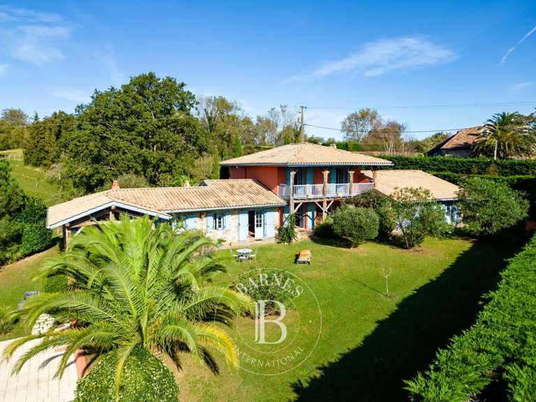 House Urrugne - 4 bedrooms - 250m²