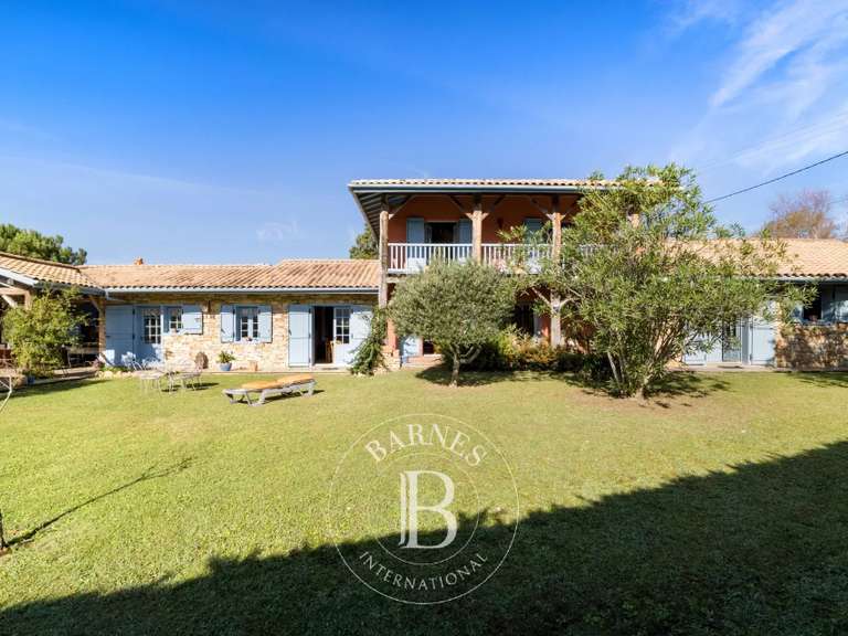 House Urrugne - 4 bedrooms - 250m²