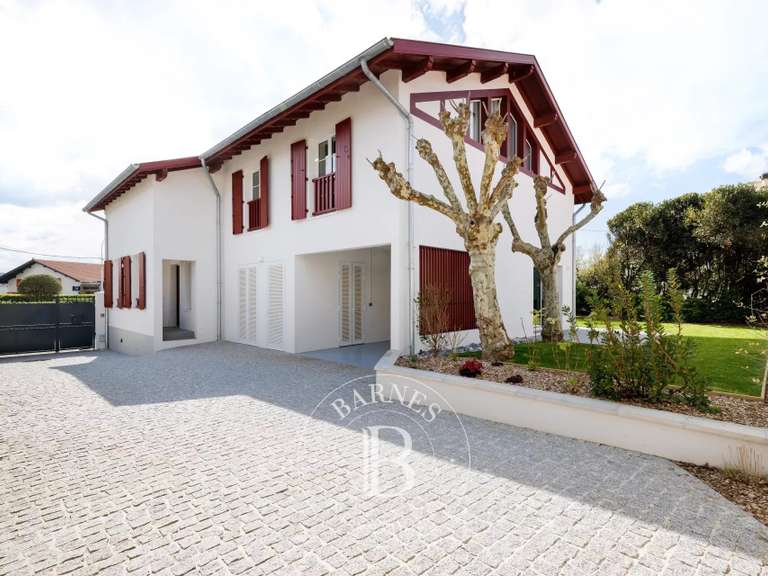 House Biarritz - 5 bedrooms - 235m²