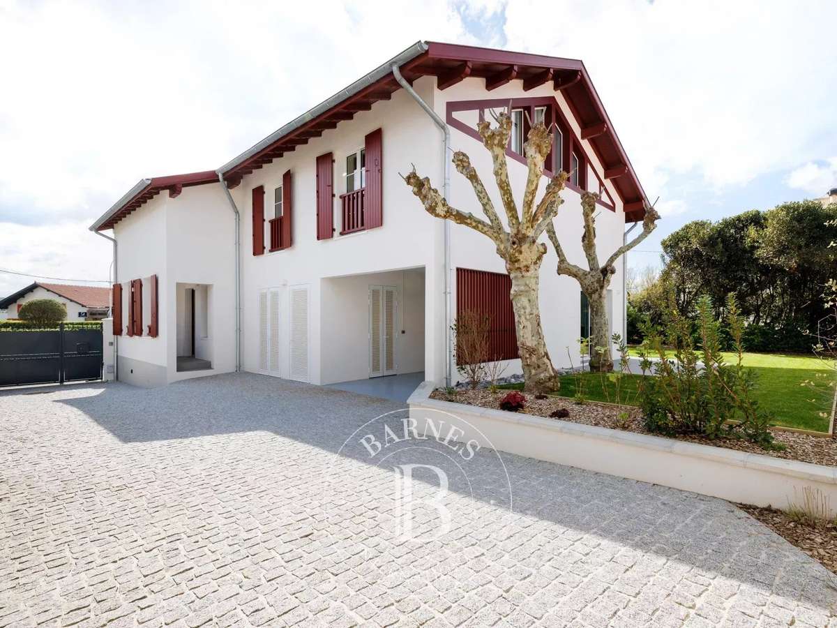 House Biarritz