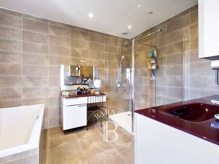 House Biarritz - 5 bedrooms - 303m²