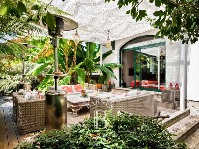 House Biarritz - 5 bedrooms - 303m²