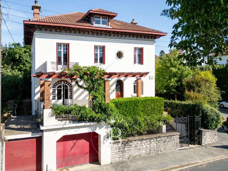 House Bayonne - 7 bedrooms - 300m²